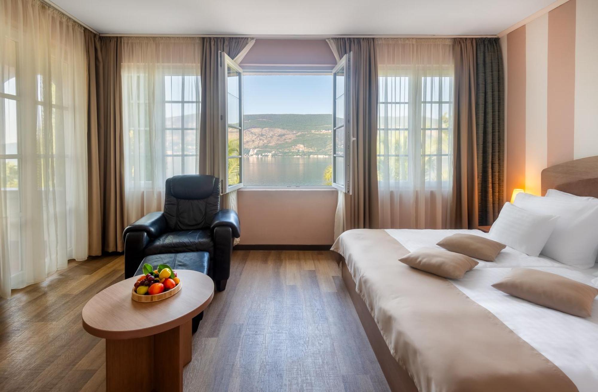 Hunguest Hotel Sun Resort Херцег-Новий Екстер'єр фото